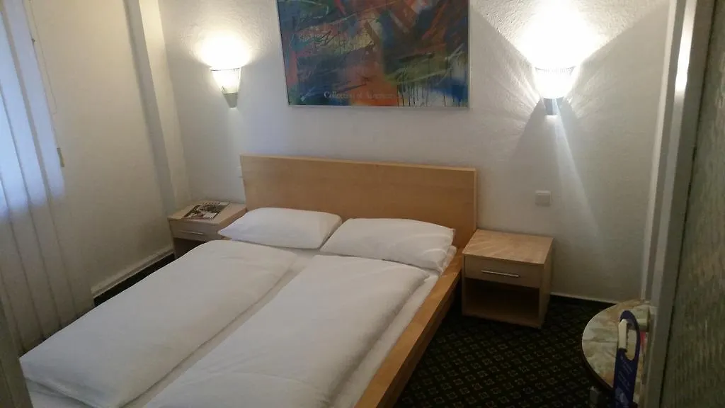 בית הארחה פרנקפורט Hotelgarni Frankfurt